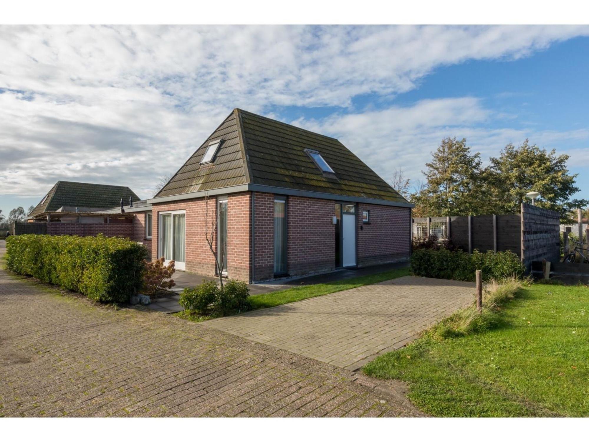 Family House On A Small Park With A Large Playing Field Serooskerke  Exterior foto